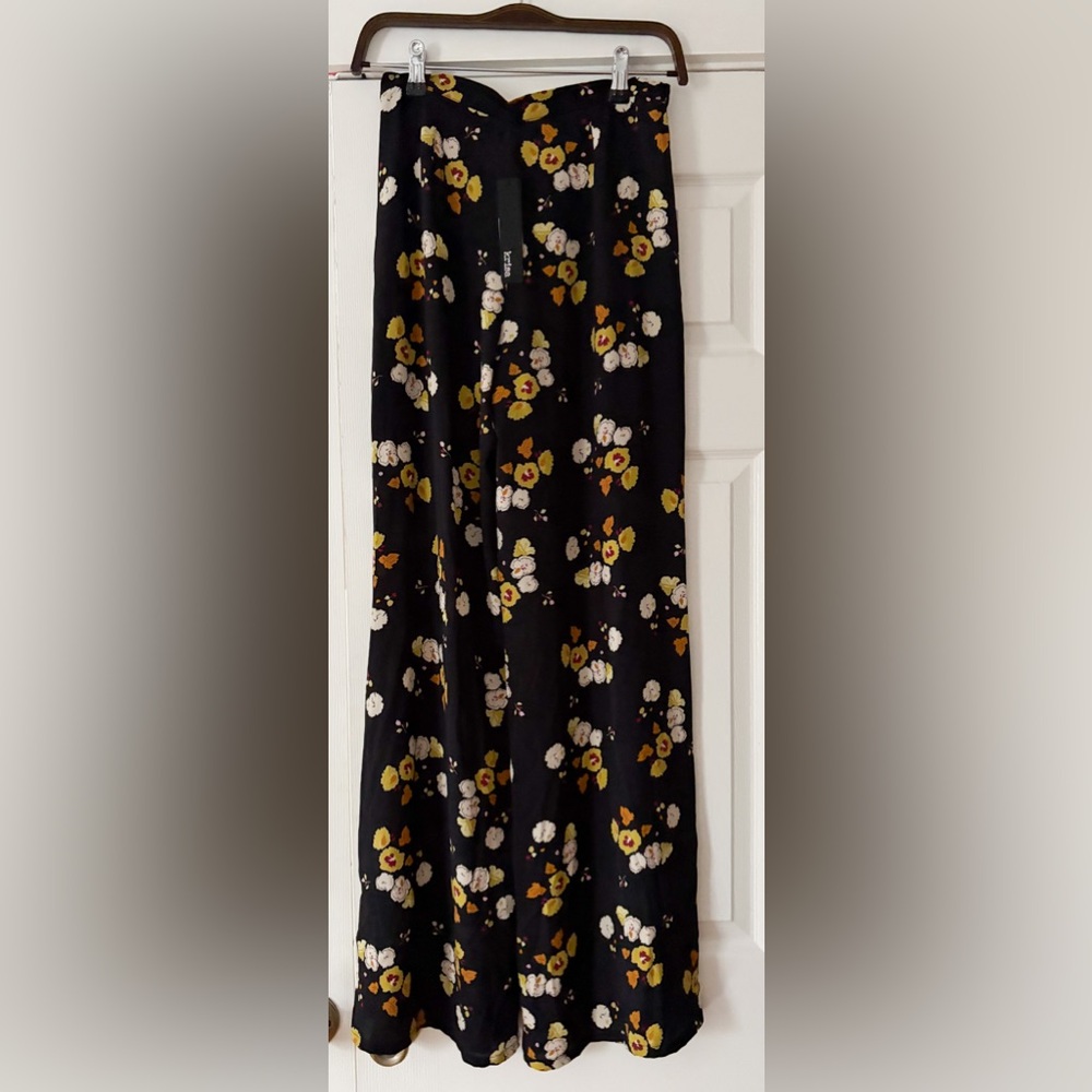 Krisa Floral Black Lightweight‎ Pants Size XS NWT